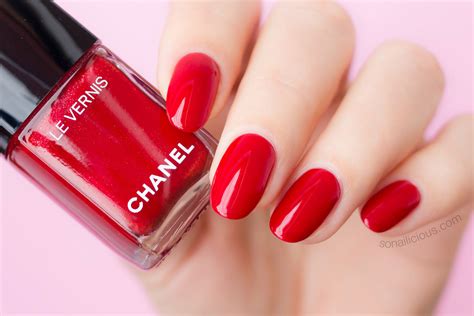 chanel red nailpolish